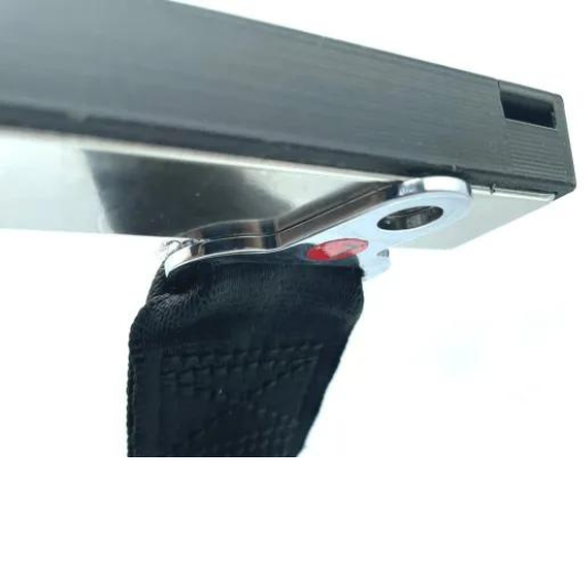 ROOF MAGNET FOR SEATBELT DURING DRIVER CHANGE